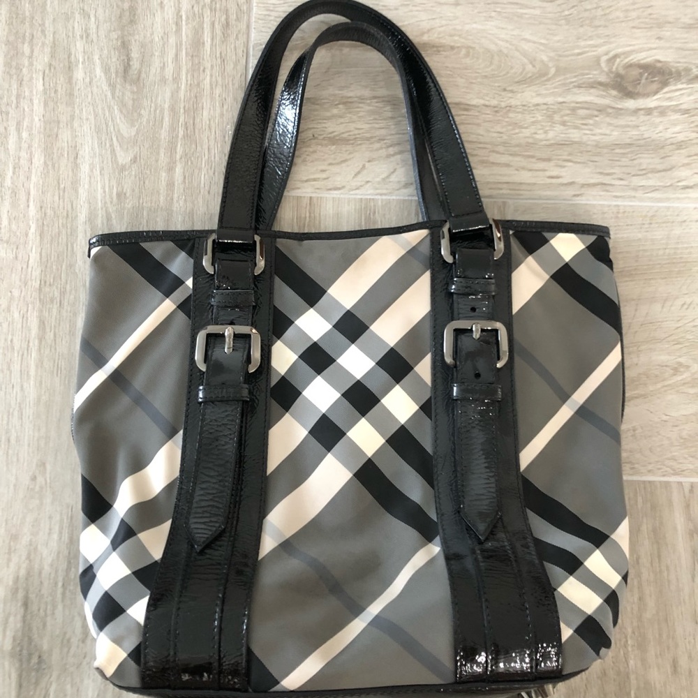 Burberry House Check Tote - Picture 2 of 11